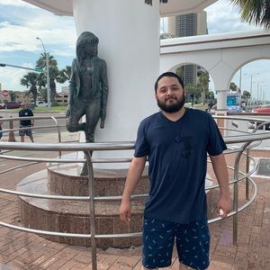 Meet your Posher, Leo